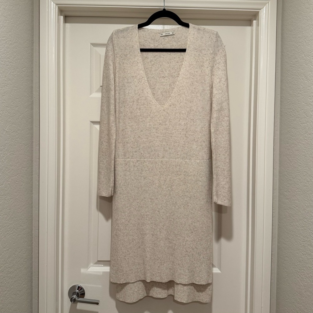 New! Zara Knit Oatmeal Color Long Sleeve Deep V-Neck Sweater Dress Size Medium